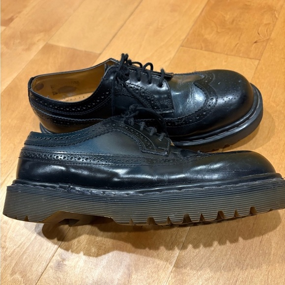 Vintage Dr.Martens Black Brogue Wingtip Shoes US 9 UK 8 black main image 4
